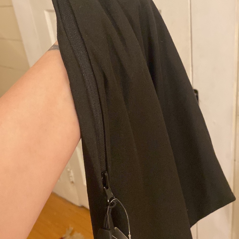 Beyond Yoga Hidden Pocket Black Infinity Scarf - Picture 4 of 4